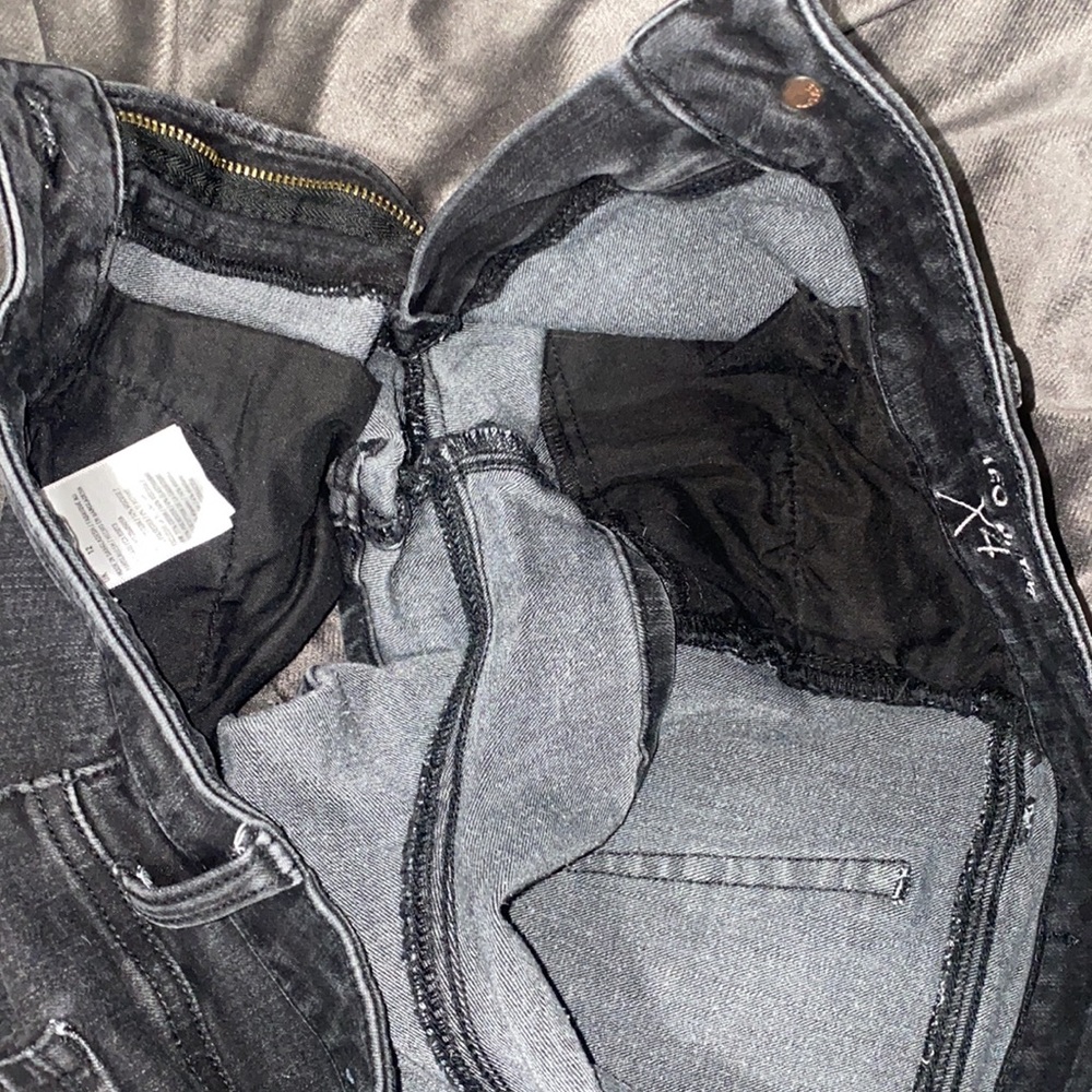 🪼Comfy Black American Eagle Jean shorts! - Picture 7 of 8